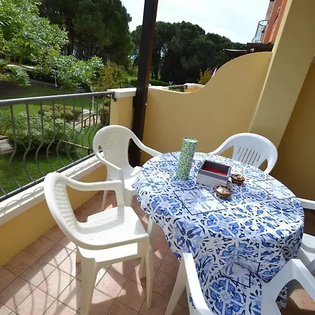 דירה Seaside With Shared Pool *