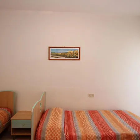 Seaside With Shared Pool Apartman *