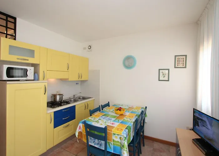 Seaside With Shared Pool Apartment